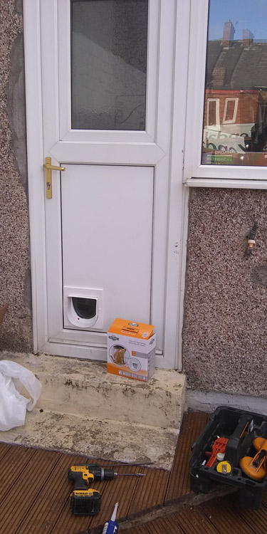 Cat flap fitters Gateshead and Birtley