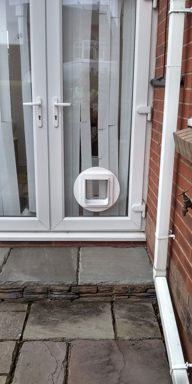 Cat and dog flap fitters North Shields and North Tyneside