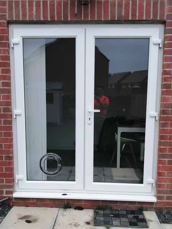 Cat and dog flap fitters Ashington and Stakeford