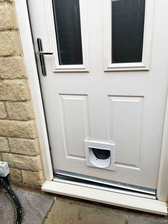 Cat and dog flap fitters Backworth and North Tyneside