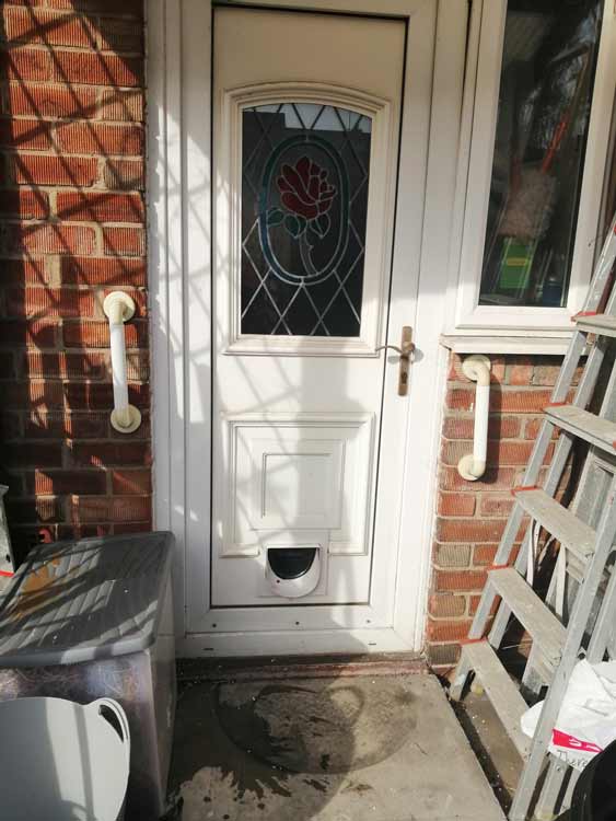 Cat and dog flap fitters Kenton and Newcastle