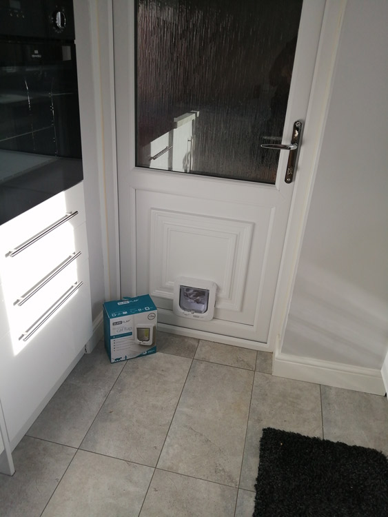 Cat flap fitters Chapel House and Newcastle