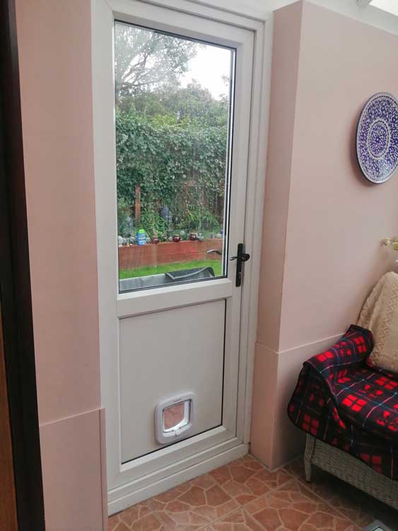 Cat flap fitters Whitley Bay