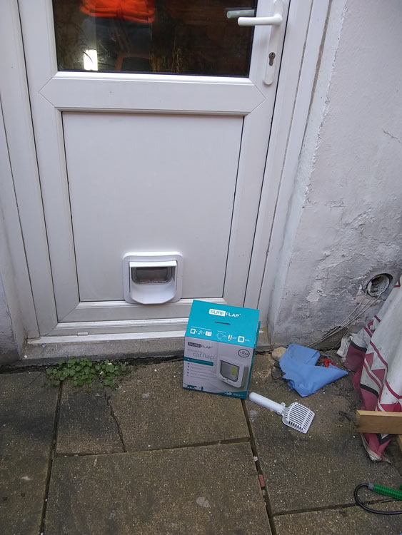 Cat flap fitters Blyth and Washington